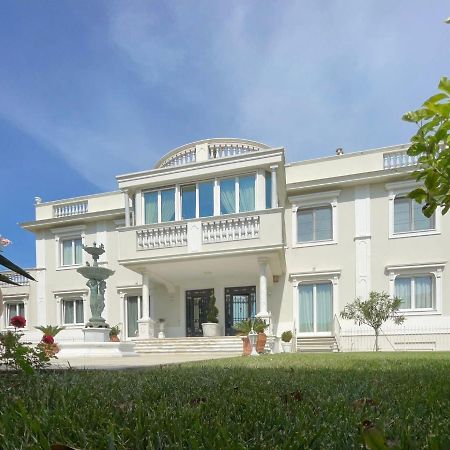 Villa Bianca A Few Steps By The Sea With Exclusive Garden & Jacuzzi ลีวอร์โน ภายนอก รูปภาพ